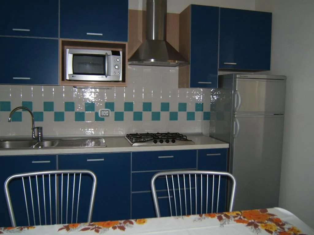Apartment Appartamenti Mary Brenzone sul Garda
