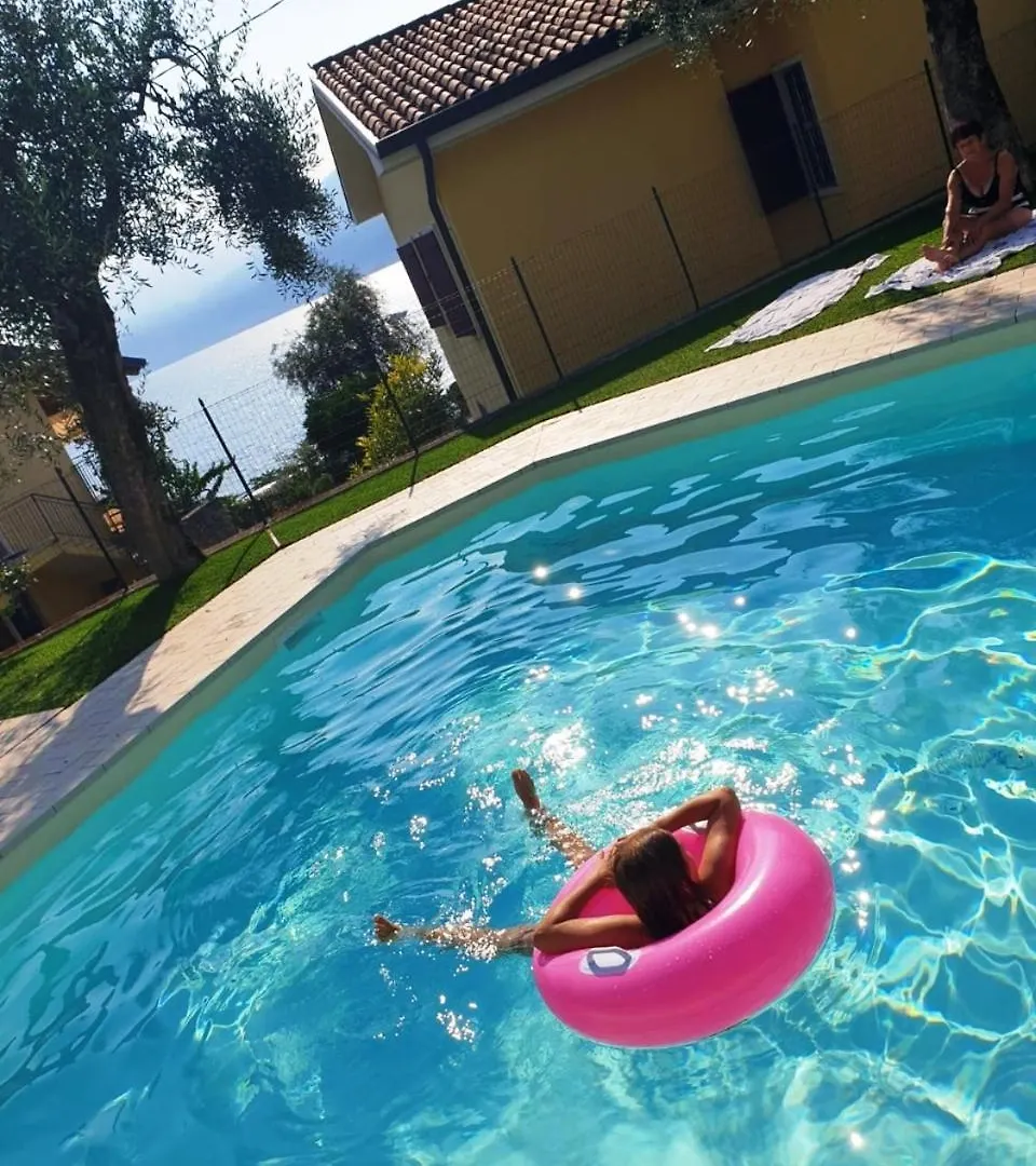 Appartamenti Mary Brenzone sul Garda Lägenhet